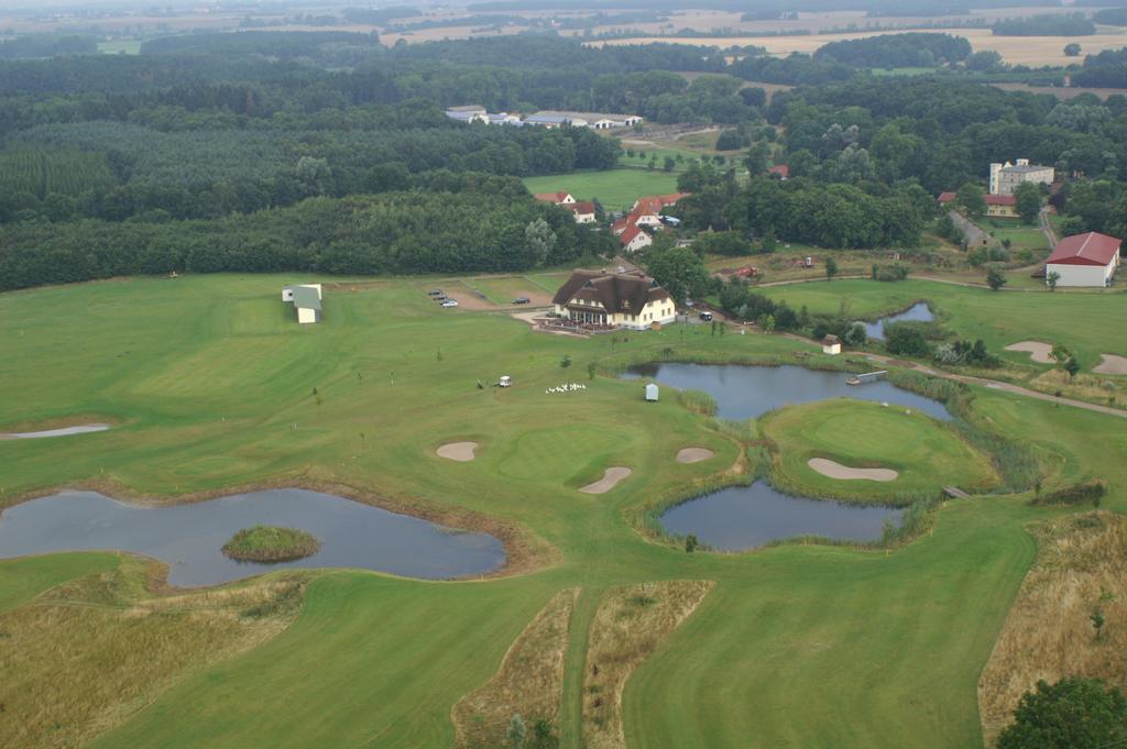 Golfcentrum Schloss Karnitz Ruegen Garz  Extérieur photo